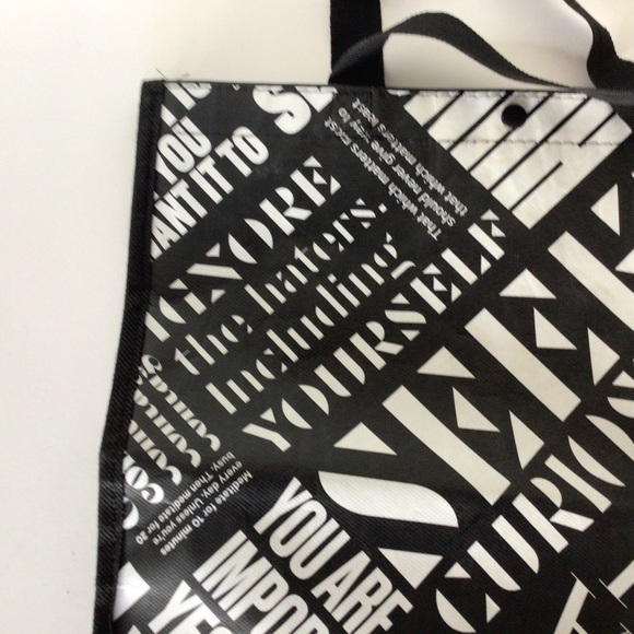 LULULEMON LARGE MANIFESTO REUSABLE TOTE BAG - Picture 16 of 16